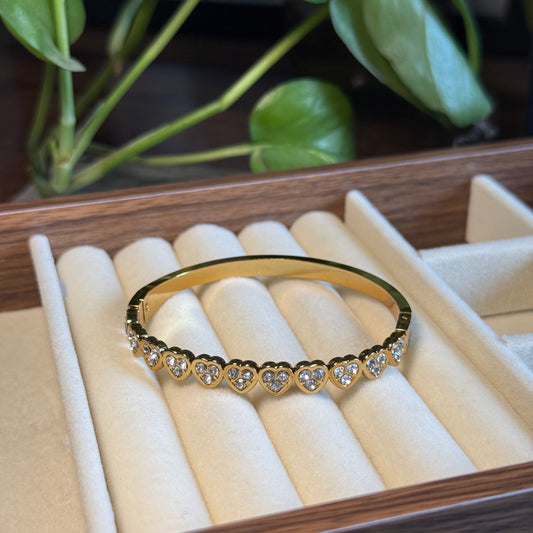 Lyanna Sweetheart Bangle (Thin Wrist)