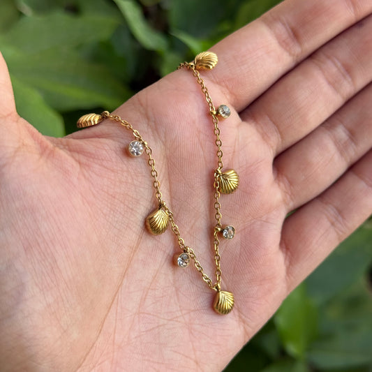 Seashell Studded Necklace