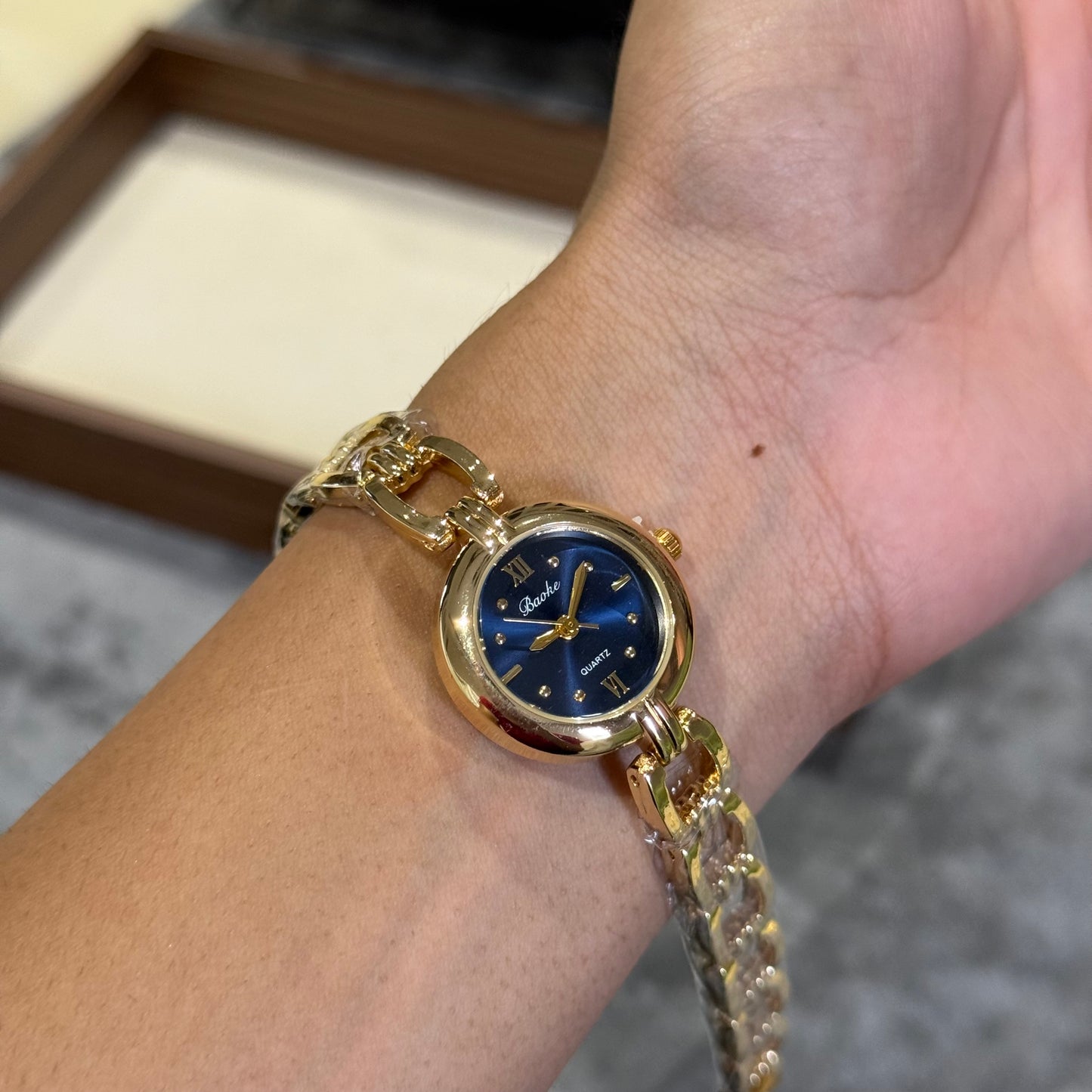 Azure Horizon Watch (Random Color Box Included)