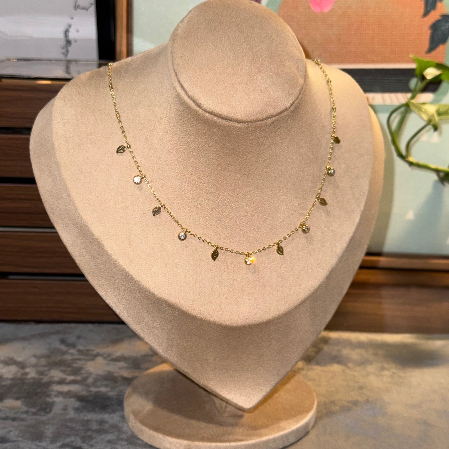 Ivy Shimmer Necklace