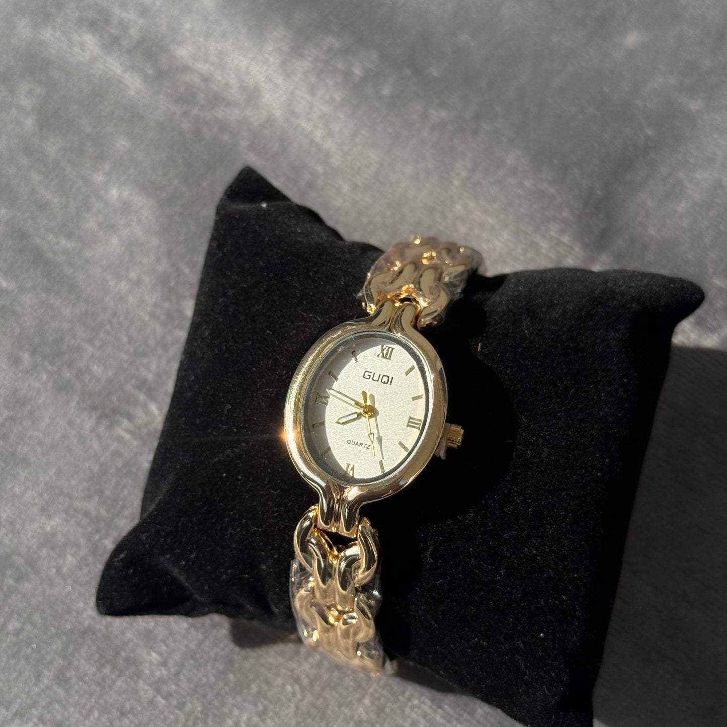 Aura Link Watch (Box Included)