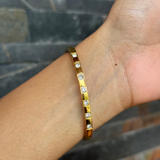 Sansa Station Bangle