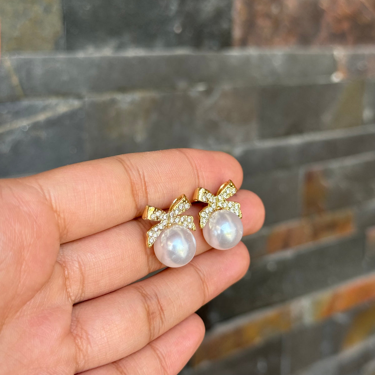 Venus Bow Earrings
