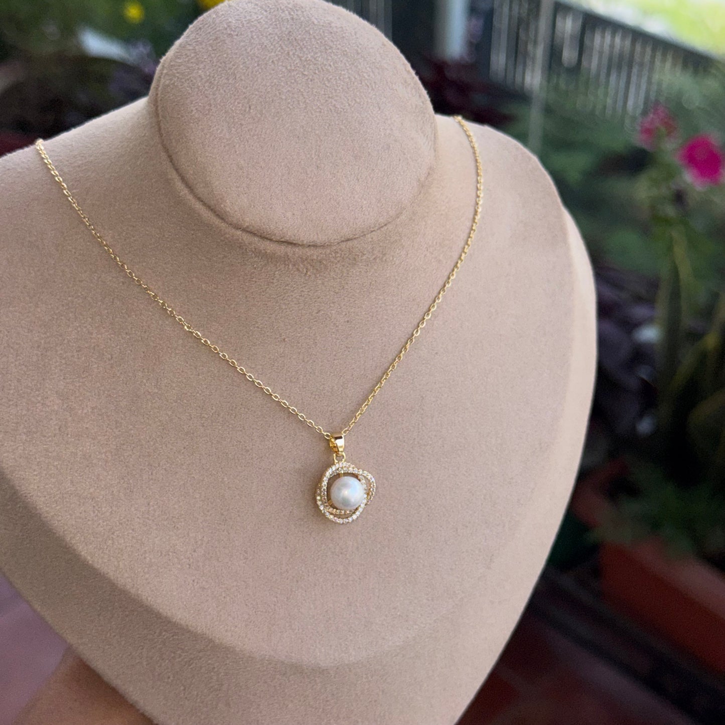Mira Pendant + Earrings Set