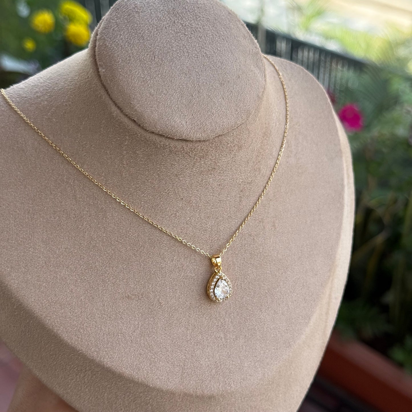 (Last Piece) Crystal Dew Pendant + Earrings Set