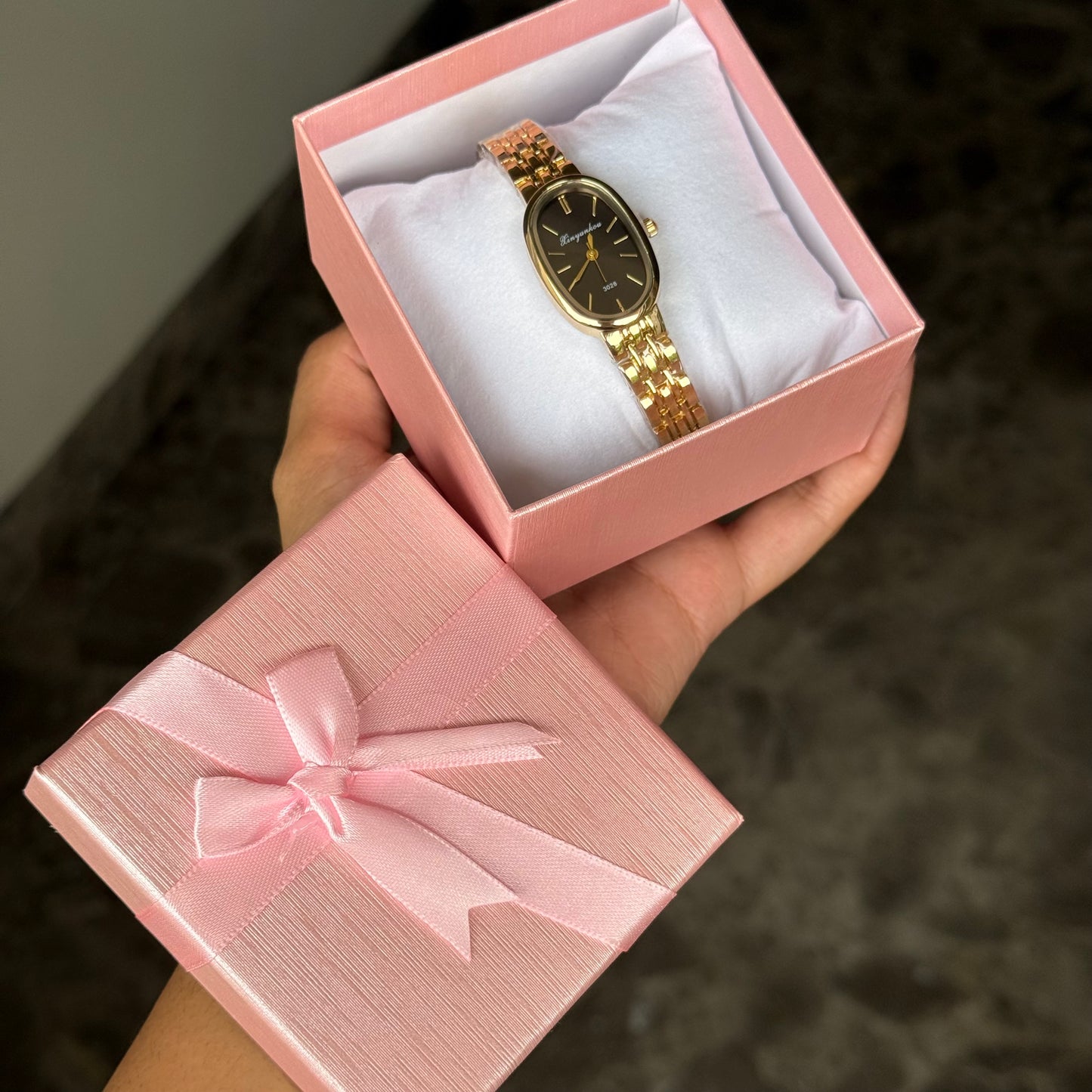 Raven Minimalist Watch (Random Color Box Included)