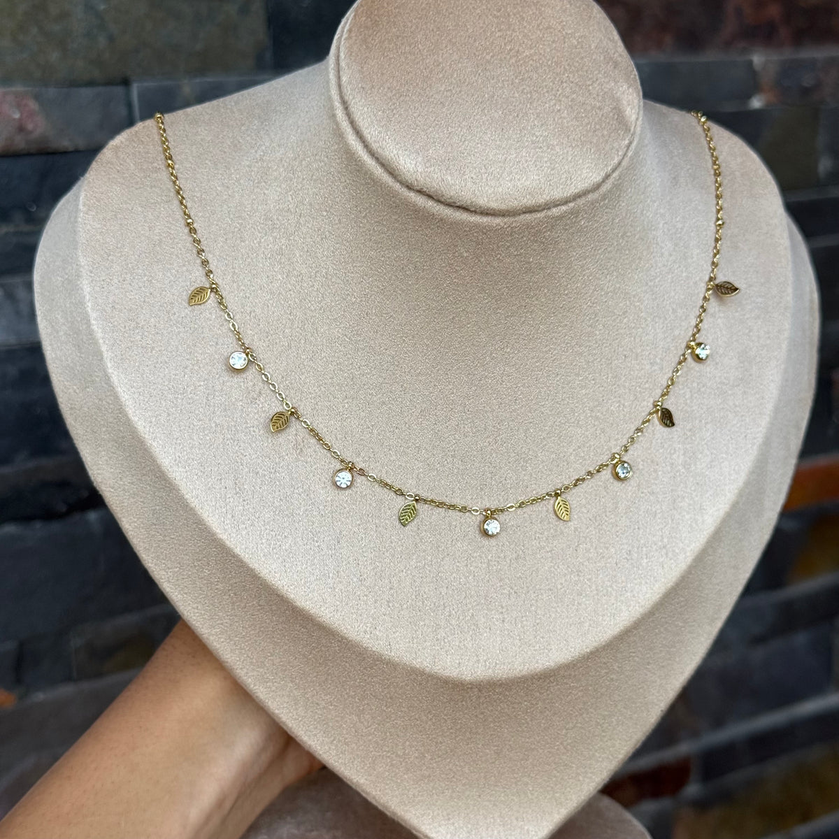 Ivy Shimmer Necklace