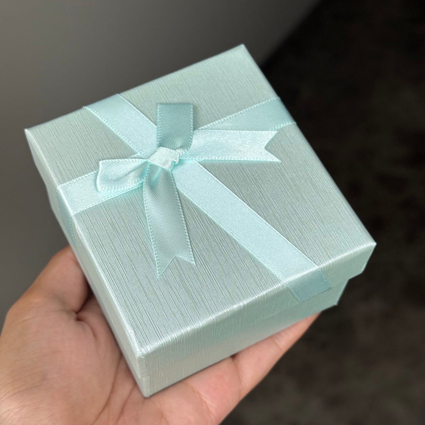 Snow Minimalist Watch (Random Color Box Included)