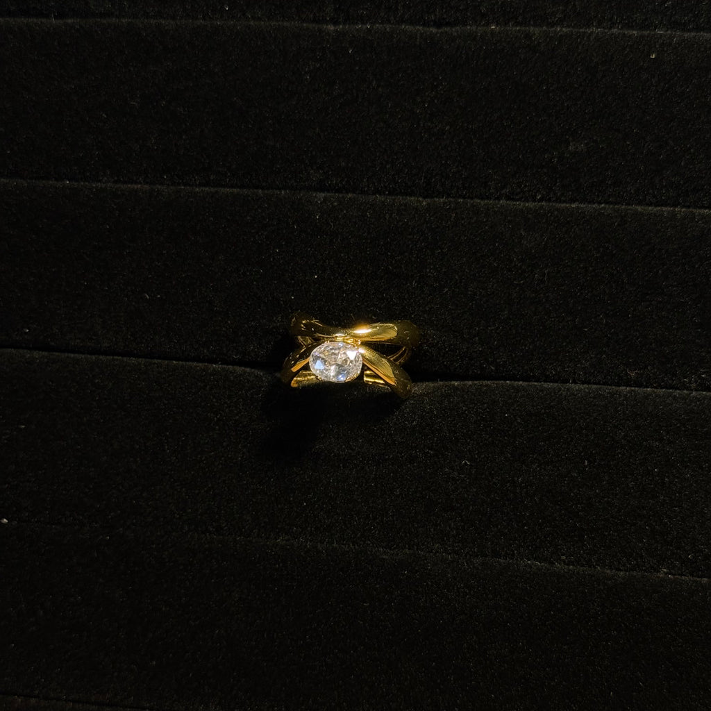 Pinched Solitaire Ring HOUSE OF LAILA