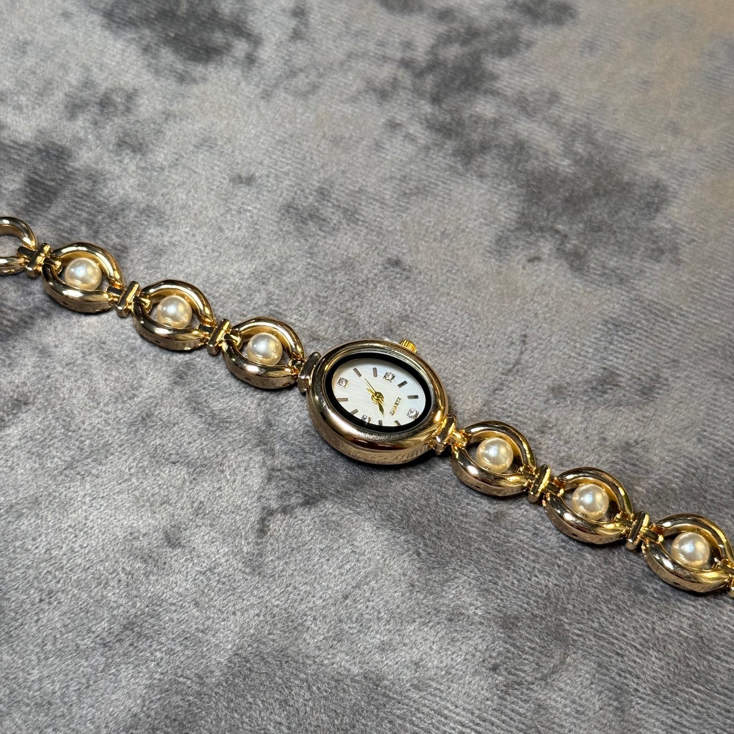 Opulence Pearl Watch (Random Color Box Included)