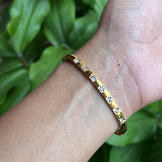 Sansa Station Bangle