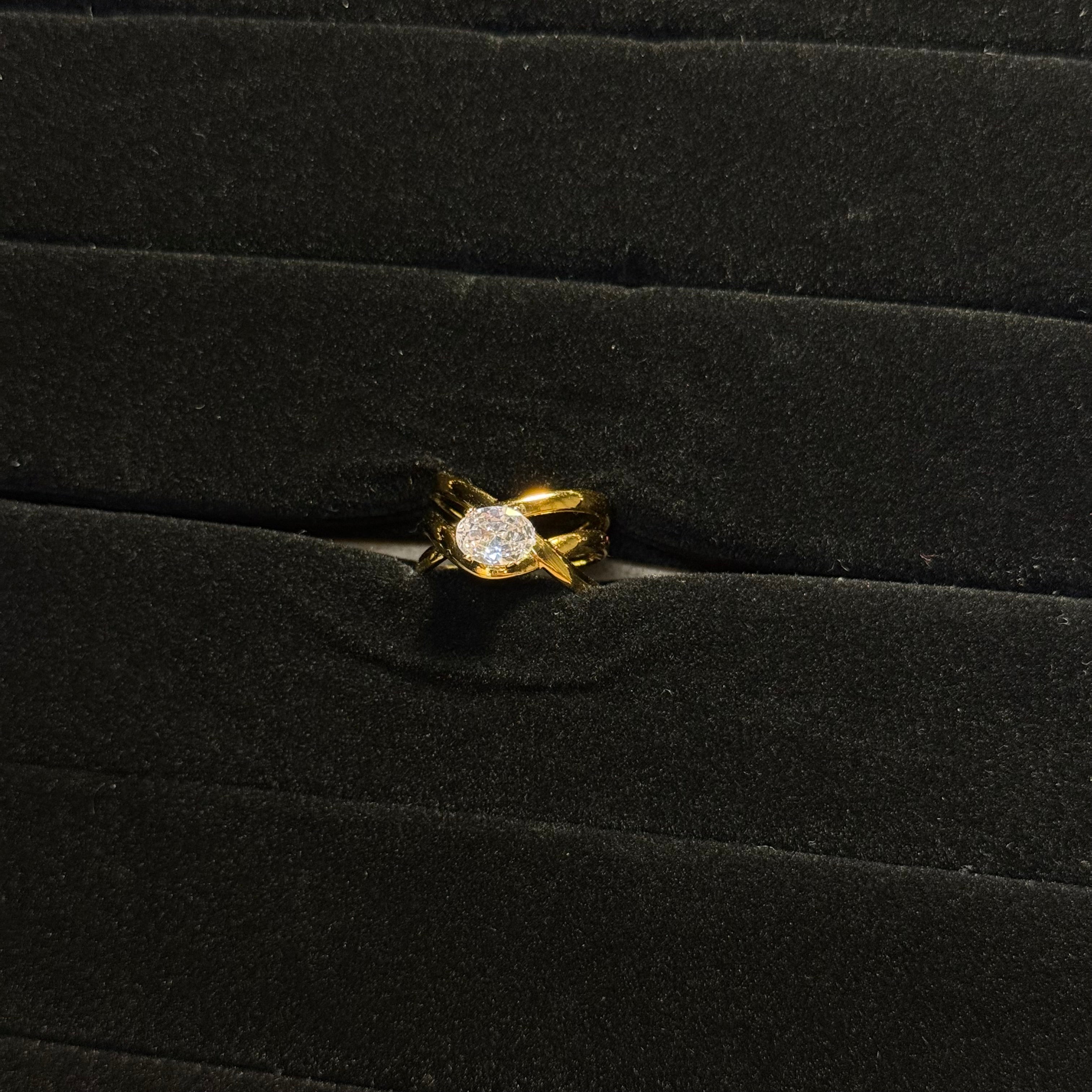 Intertwined Solitaire Ring HOUSE OF LAILA