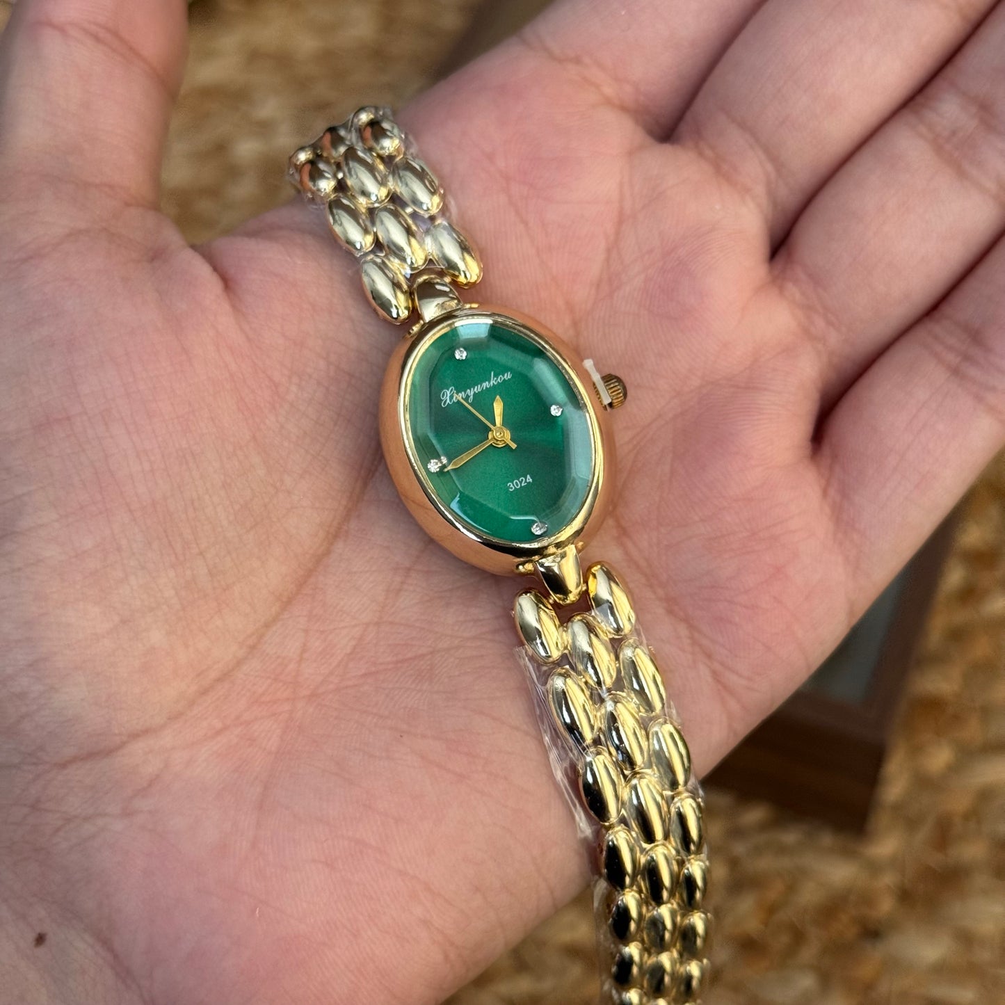 Jade Carat Watch (Random Color Box Included)