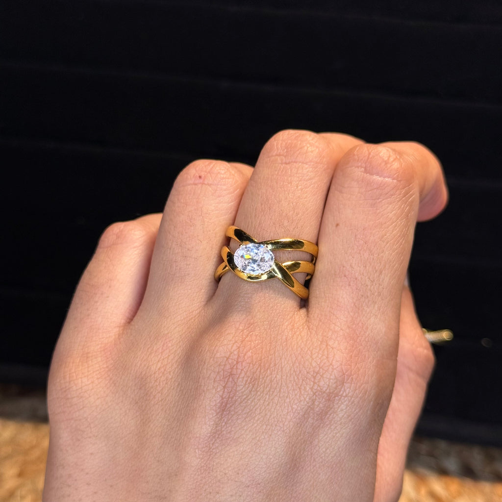 Intertwined Solitaire Ring HOUSE OF LAILA