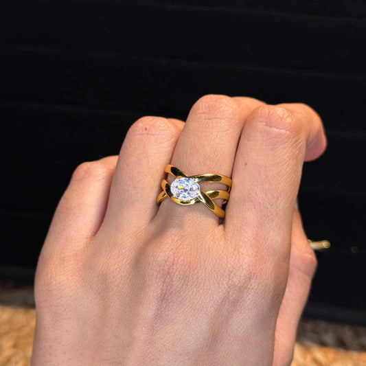 Intertwined Solitaire Ring HOUSE OF LAILA