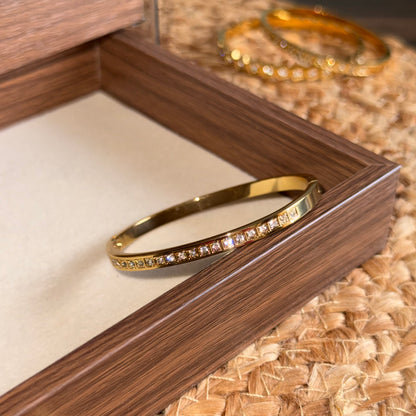 Eternity Line Bangle (Thin Wrist)