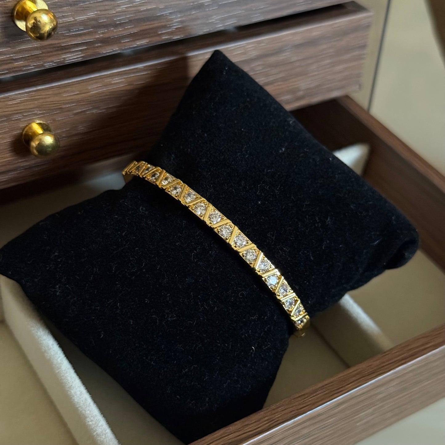 Aura Spark Bangle