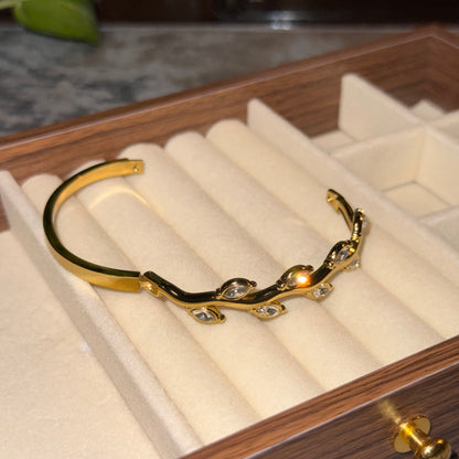 Clear April Vine Bangle (Thin Wrist)