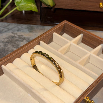 Charlotte Dainty-Studded Bangle (Thin Wrist)