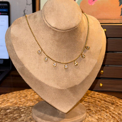 Mona Droplet Necklace