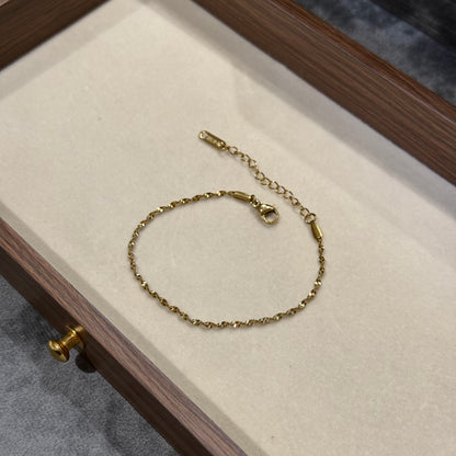 Twist Minimalist Chain Bracelet