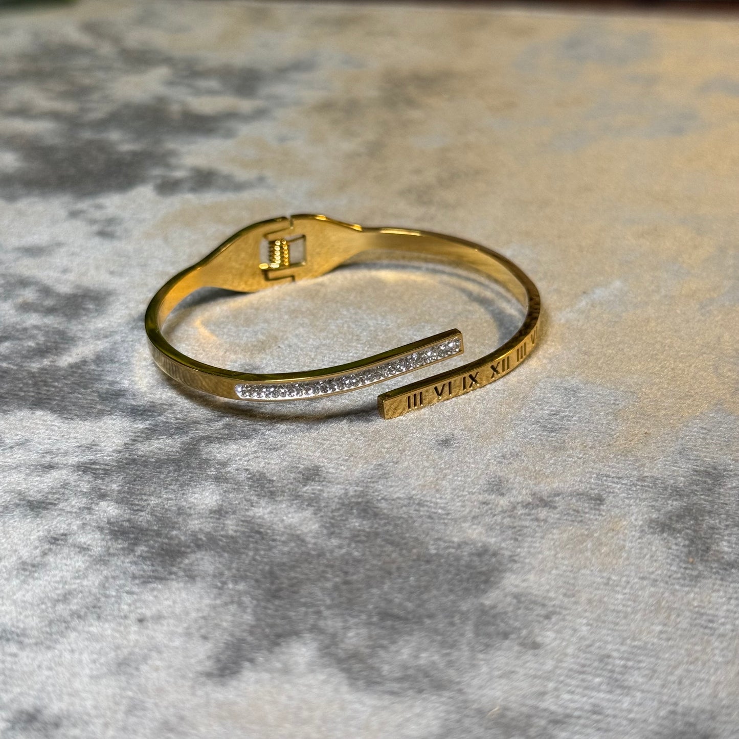 Time & Sparkle Spring Cuff (Thin Wrist)