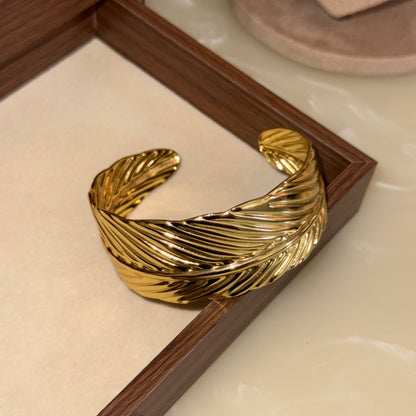 Chunky Leaf Cuff
