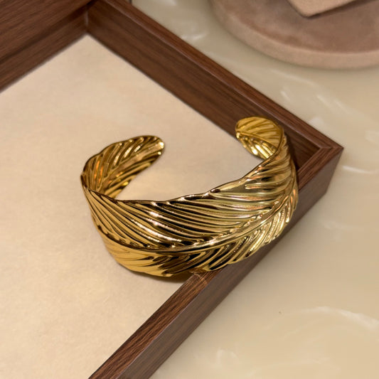Chunky Leaf Cuff