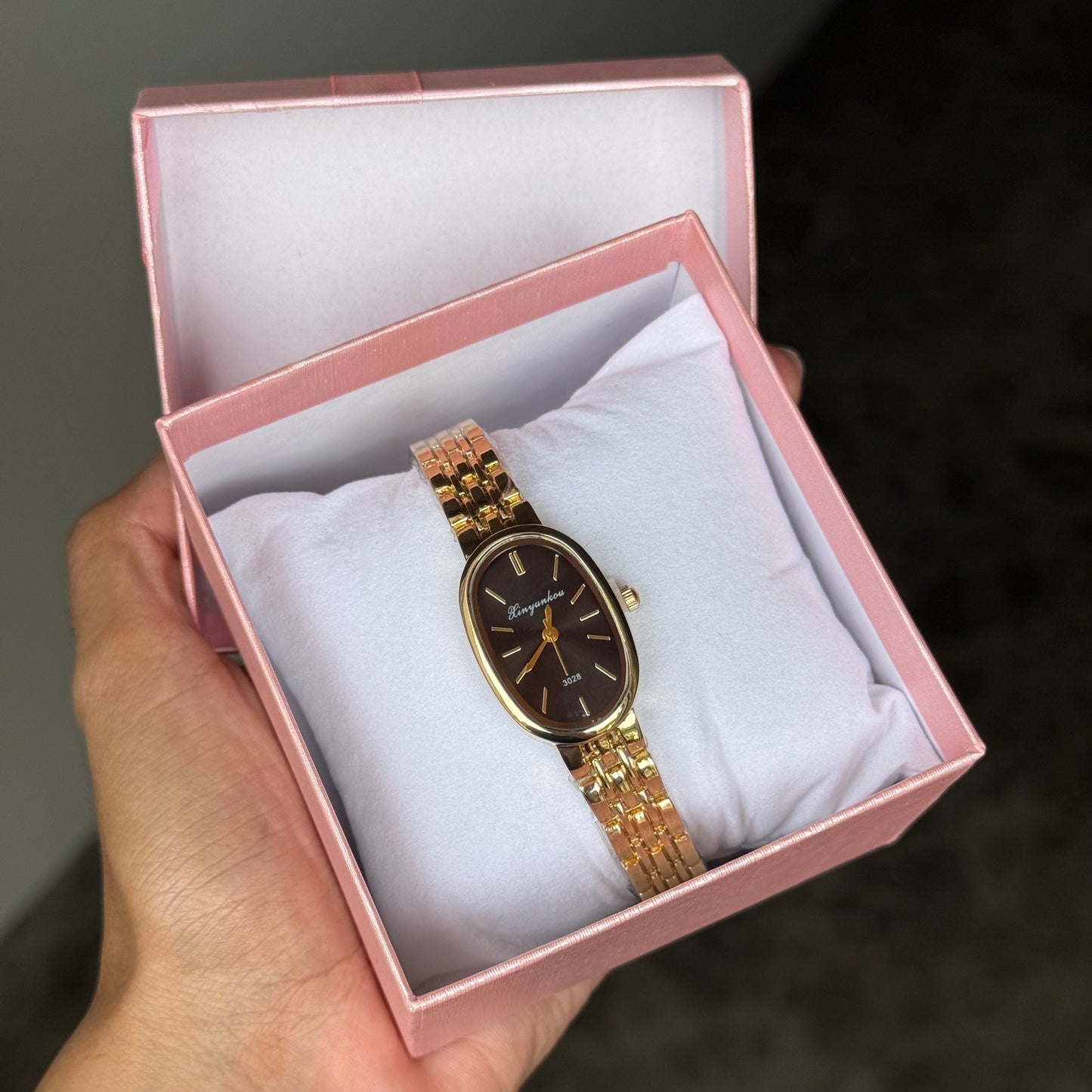 Raven Minimalist Watch (Random Color Box Included)