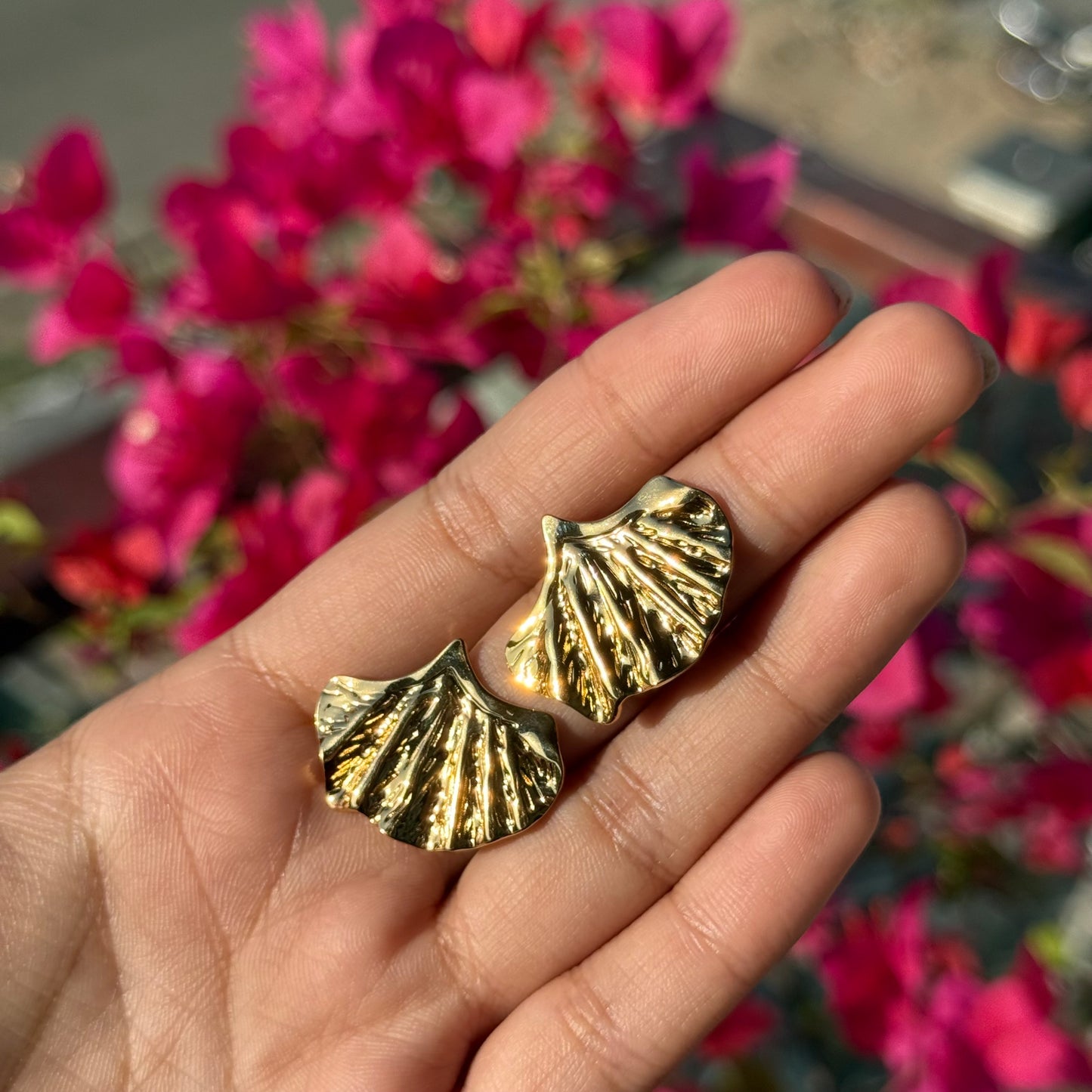 Statement Scallop Studs