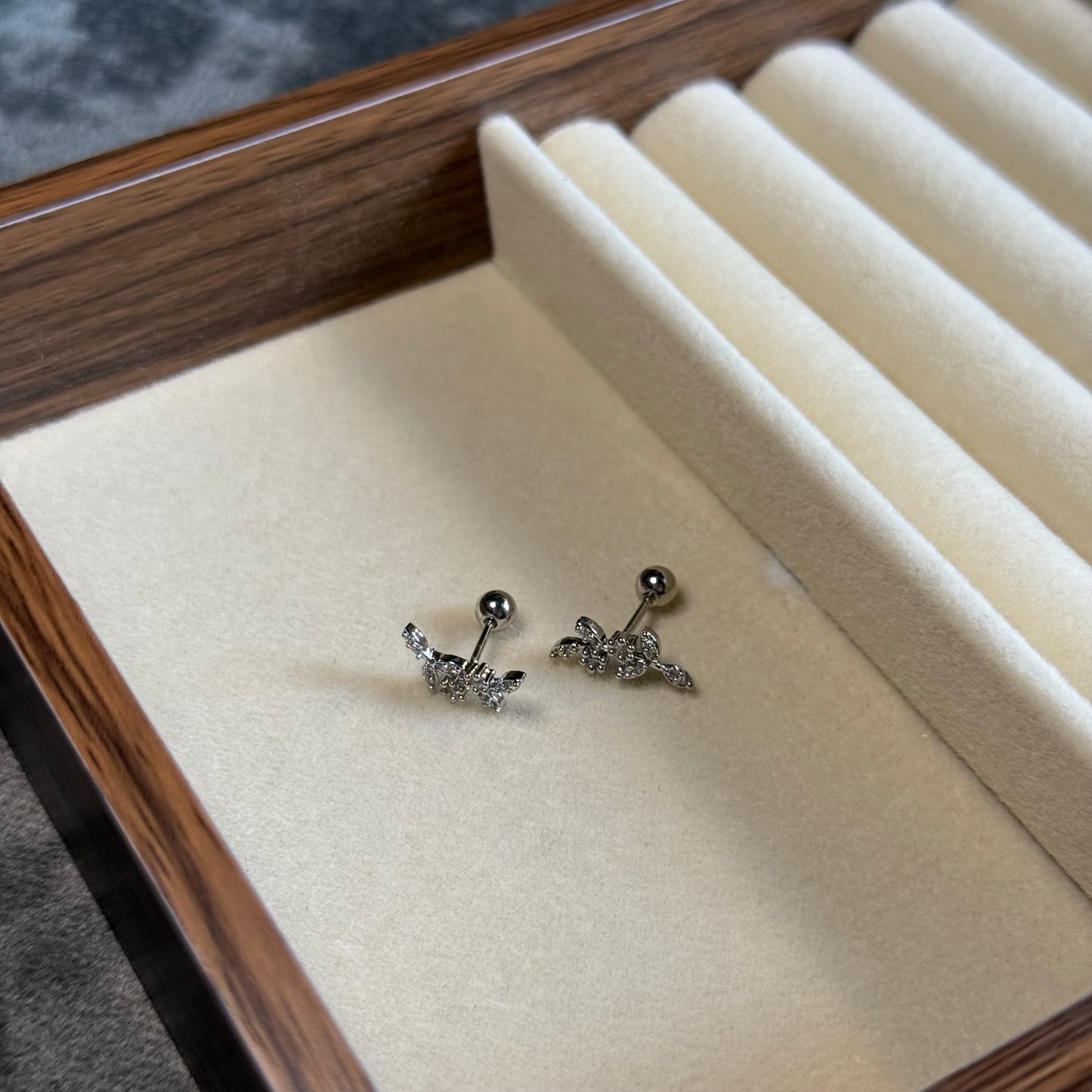 Don't Leaf Me Ball-Back Studs (Silver)