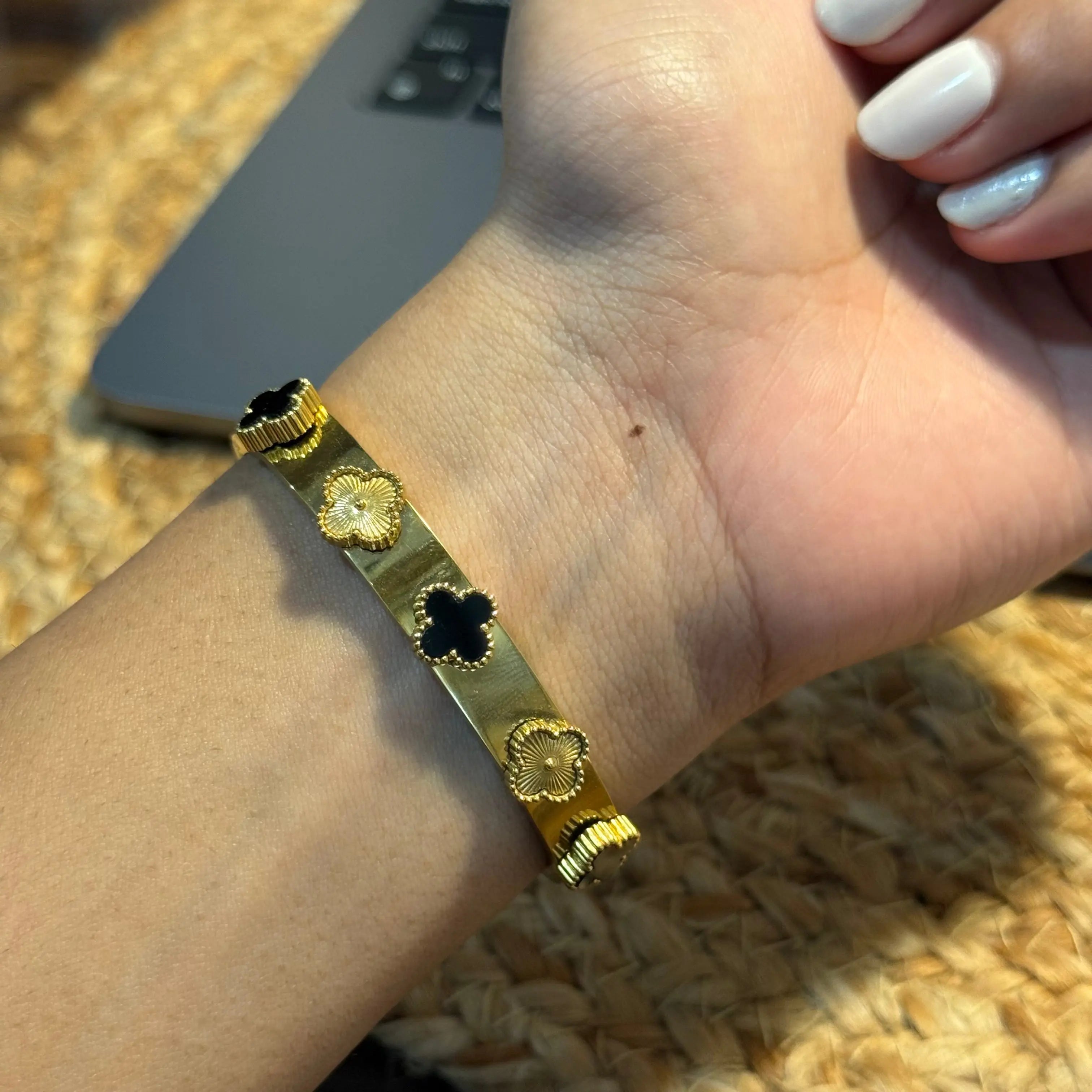 Black Clover Bangle (Thin Wrist) HOUSE OF LAILA