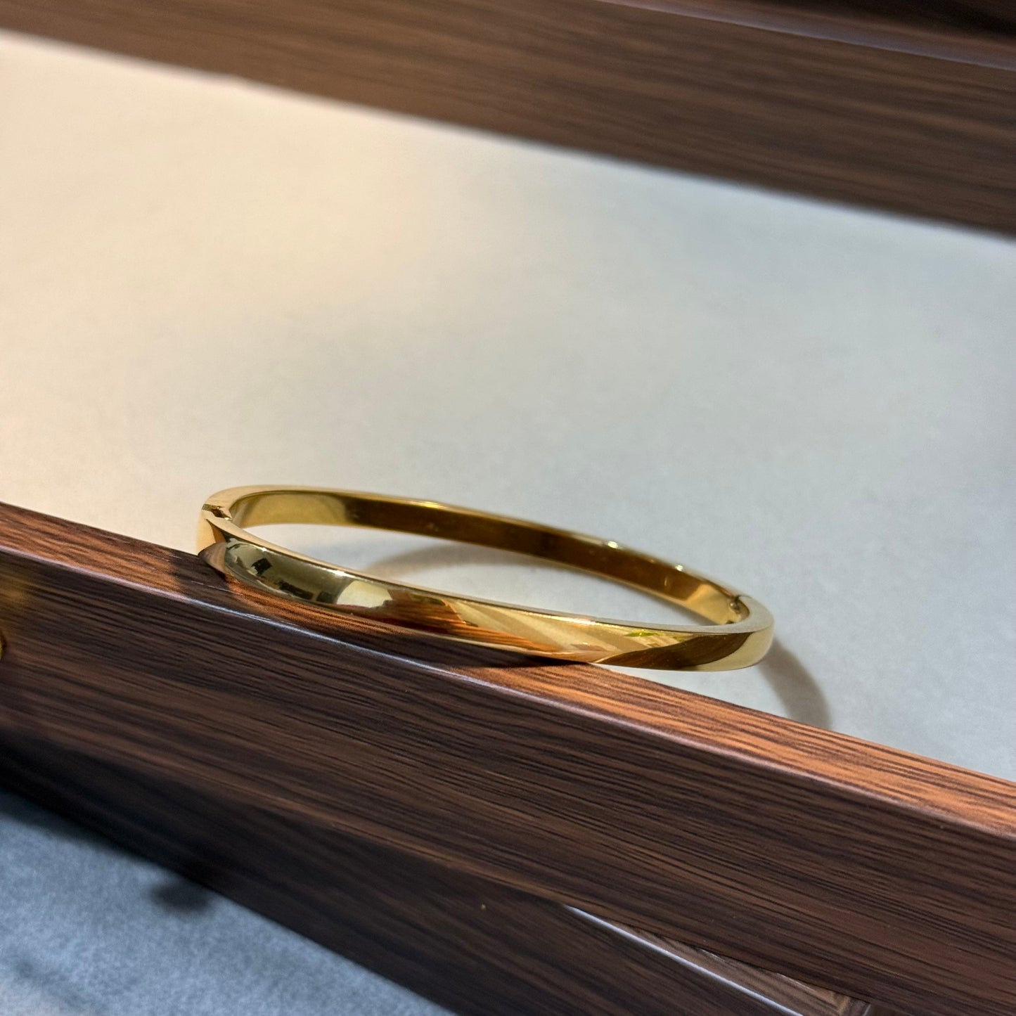 Minimalist Daily Bangle (Thin Wrist)