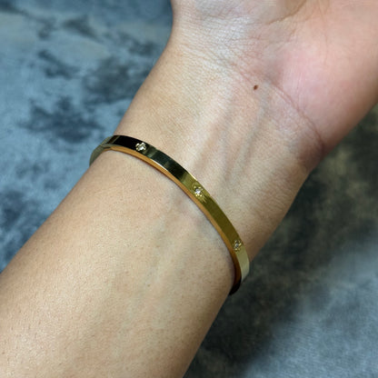 Quartet Floral Bangle (Thin Wrist)