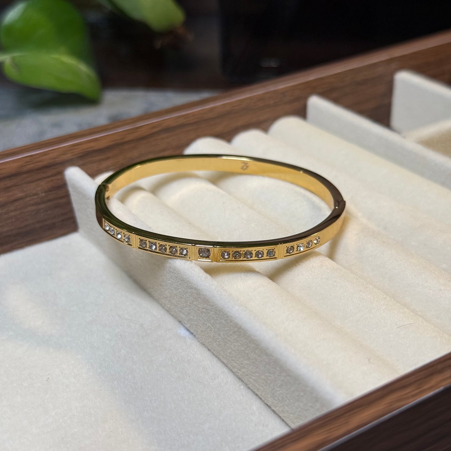 Symphony Rectangle Line Bangle (Thin Wrist)