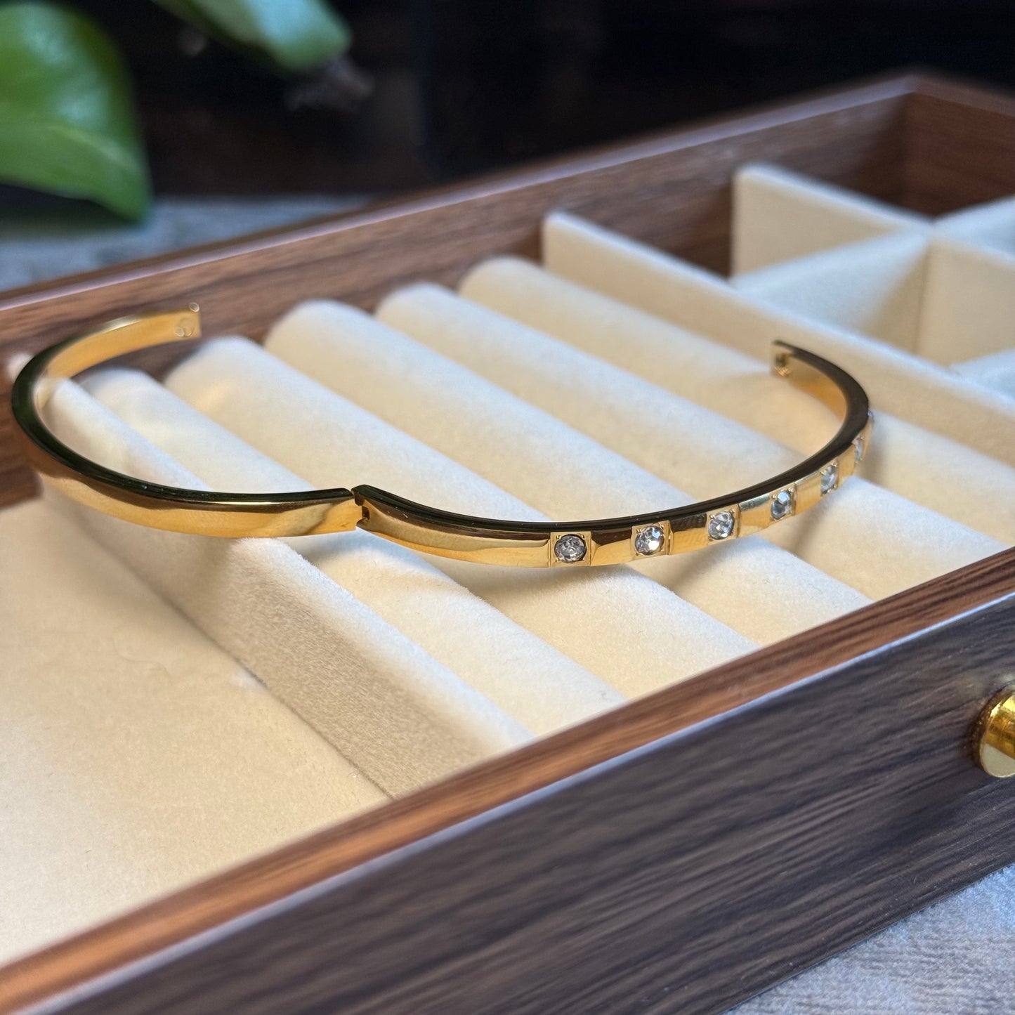 Sansa Station Bangle