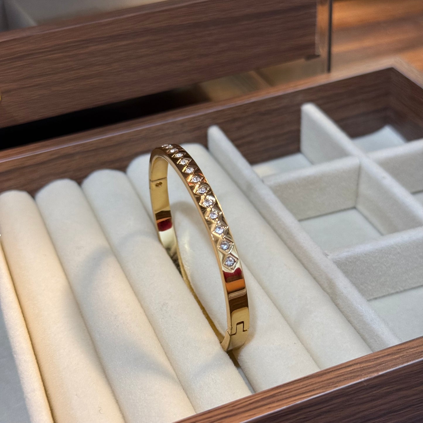 Tilted Diamond Bangle (Thin Wrist)