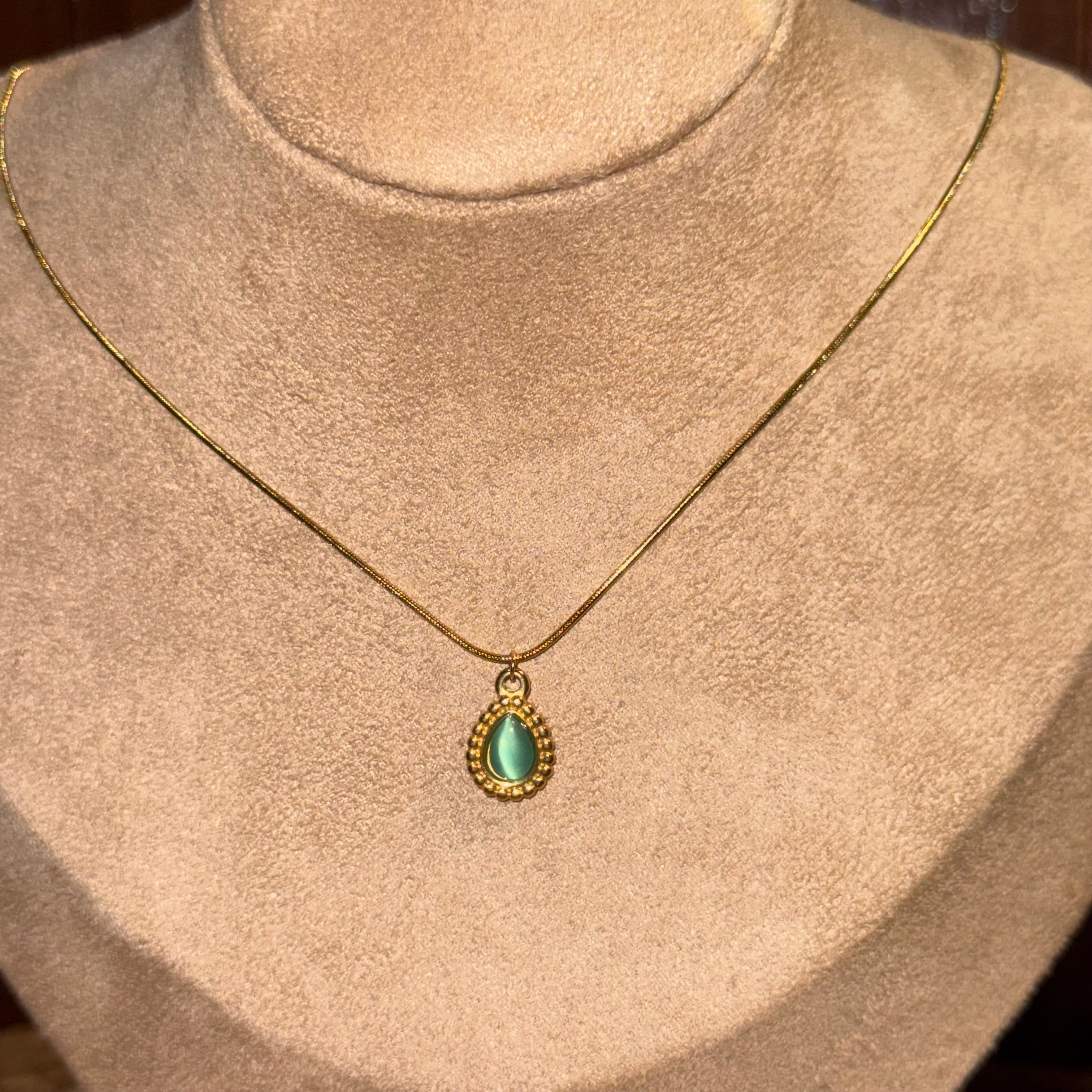 Vixen Green Pendant Necklace