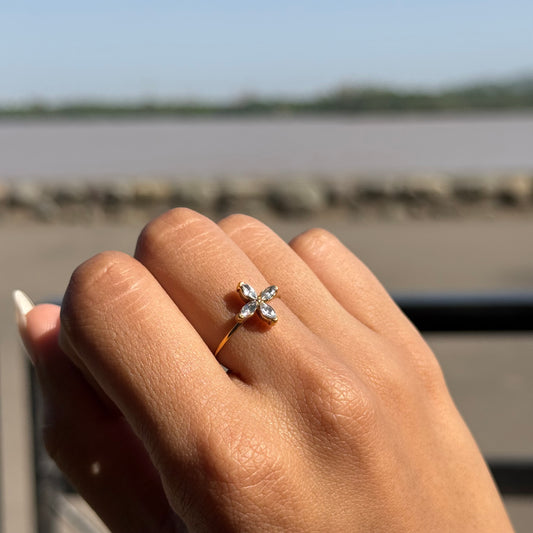 Dainty Flower Ring