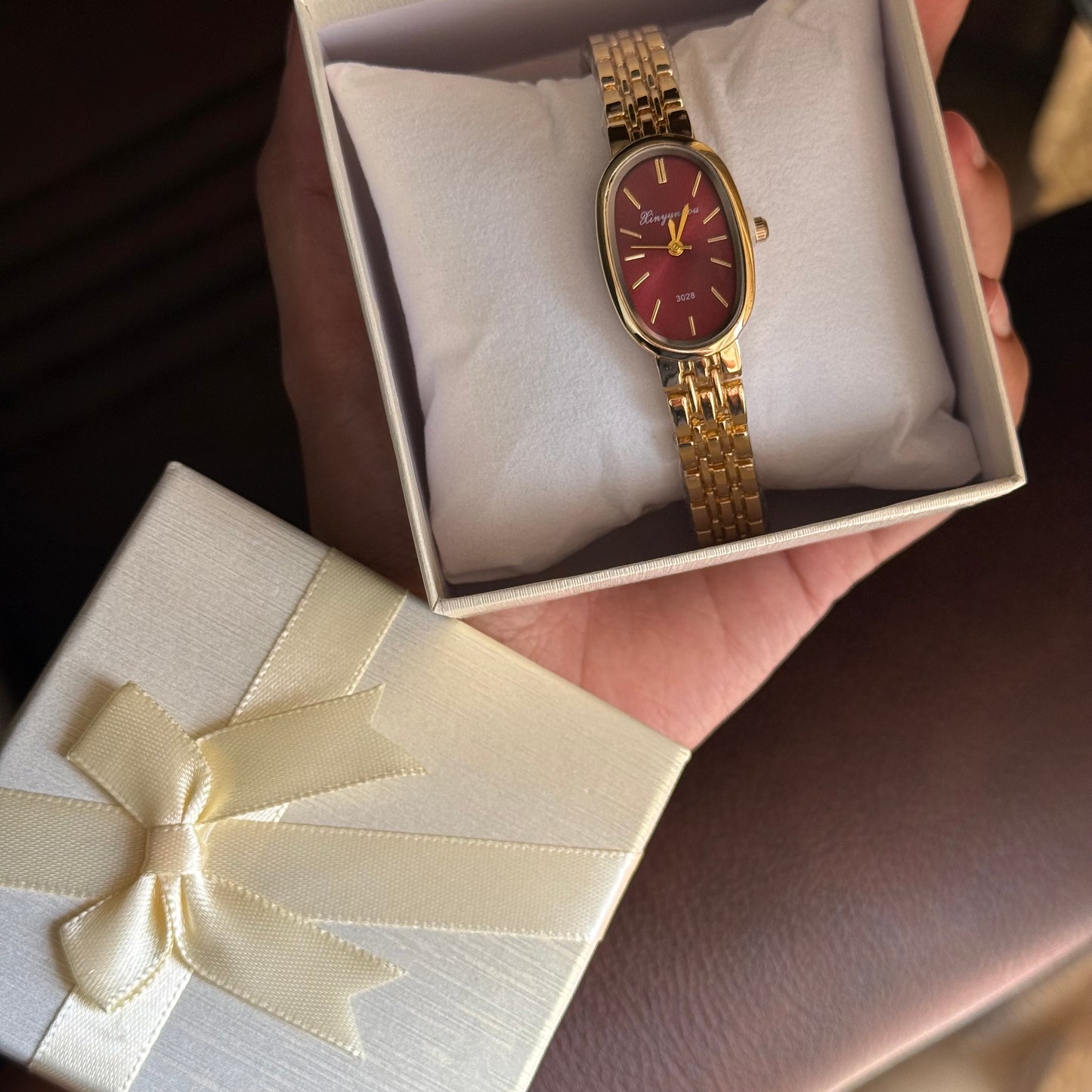 Crimson Minimalist Watch (Random Color Box Included)