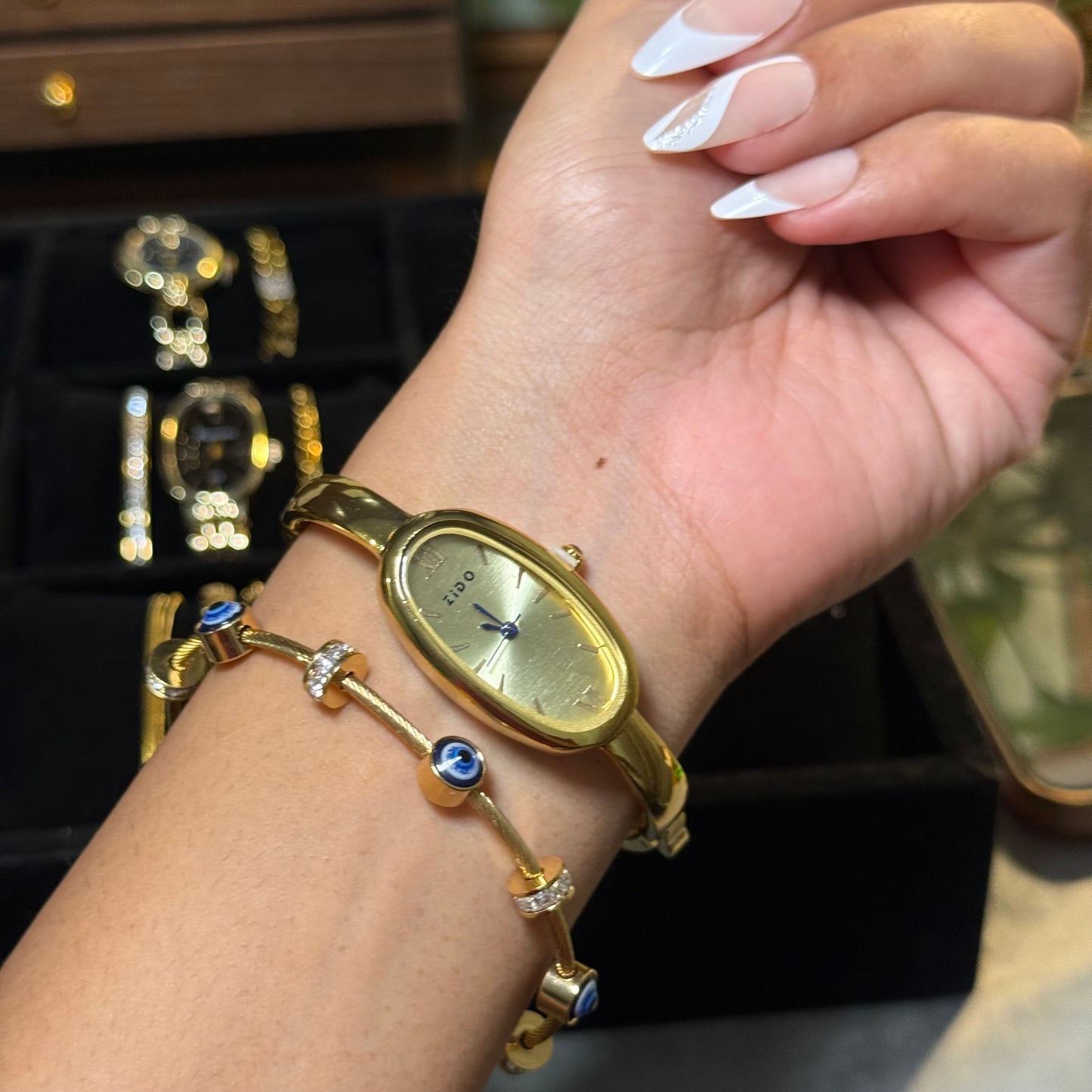 Lady Timeless Watch (Random Color Box Included)