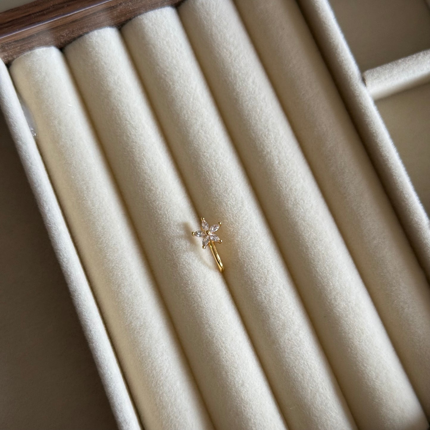 Blossom Radiant Clip-On Nose Pin