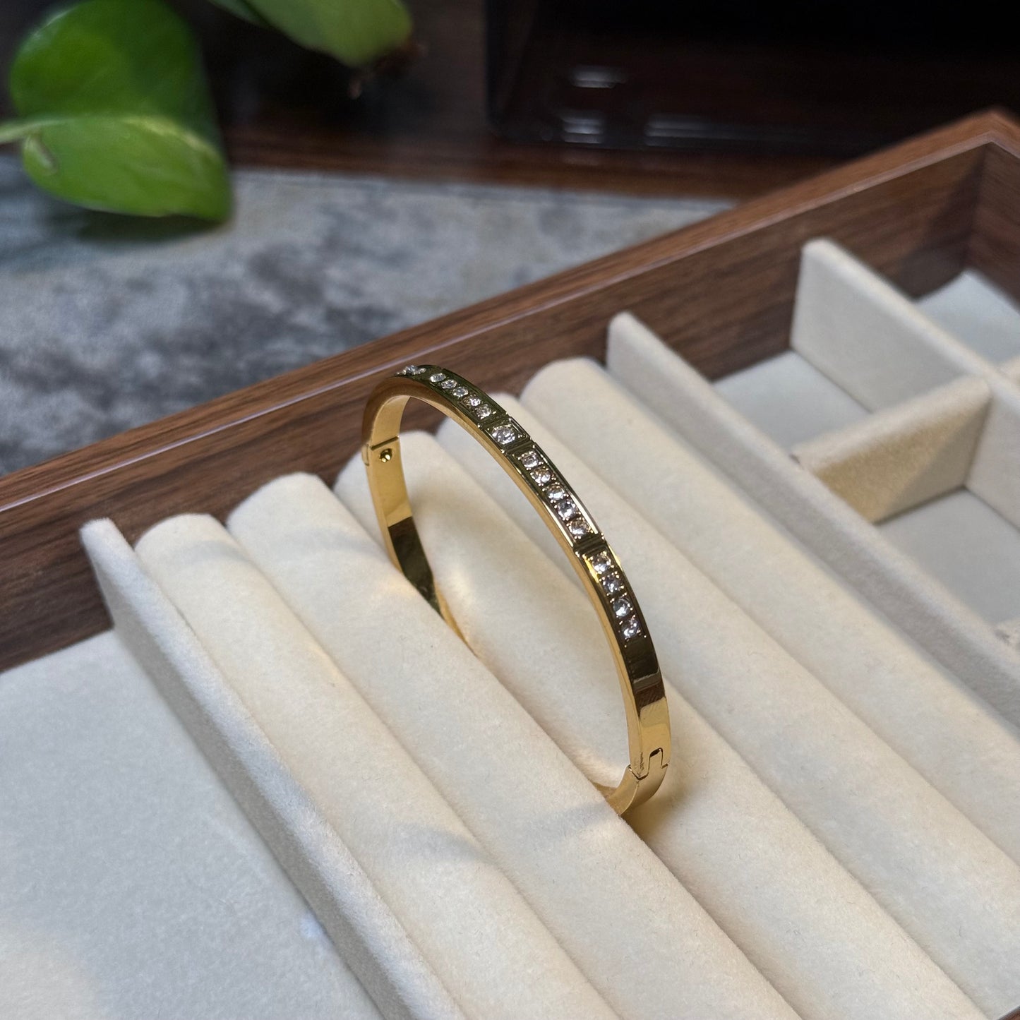 Symphony Rectangle Line Bangle (Thin Wrist)