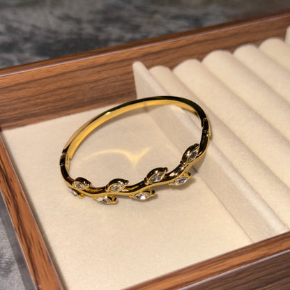 Clear April Vine Bangle (Thin Wrist)
