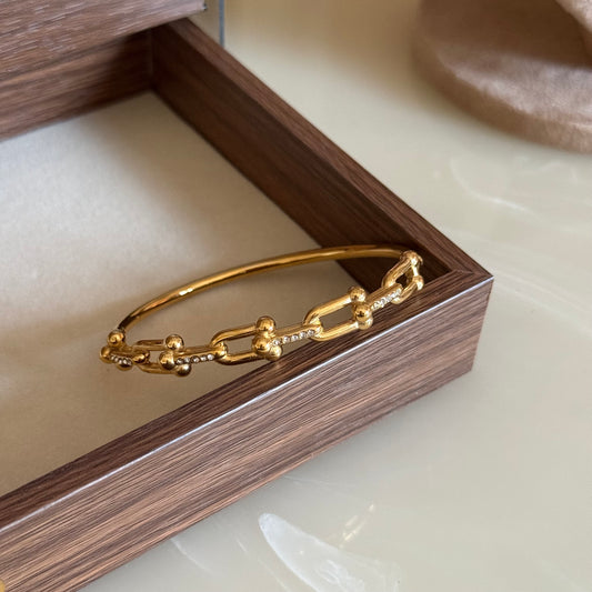 Solis Horseshoe Bangle