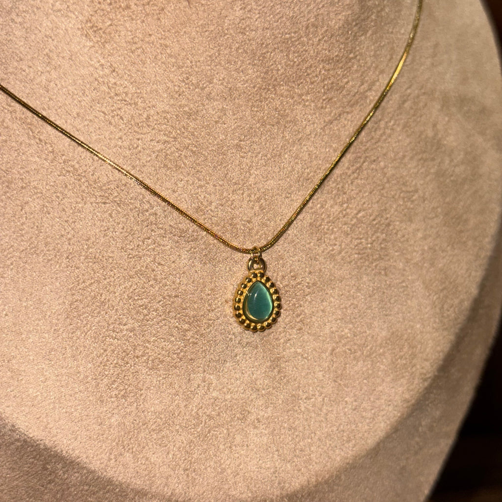 Vixen Green Pendant Necklace