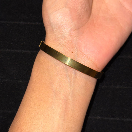 Green Studded Caroline Bangle (Thin Wrist)