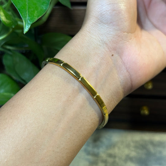 Minimalist Daily Bangle (Thin Wrist)