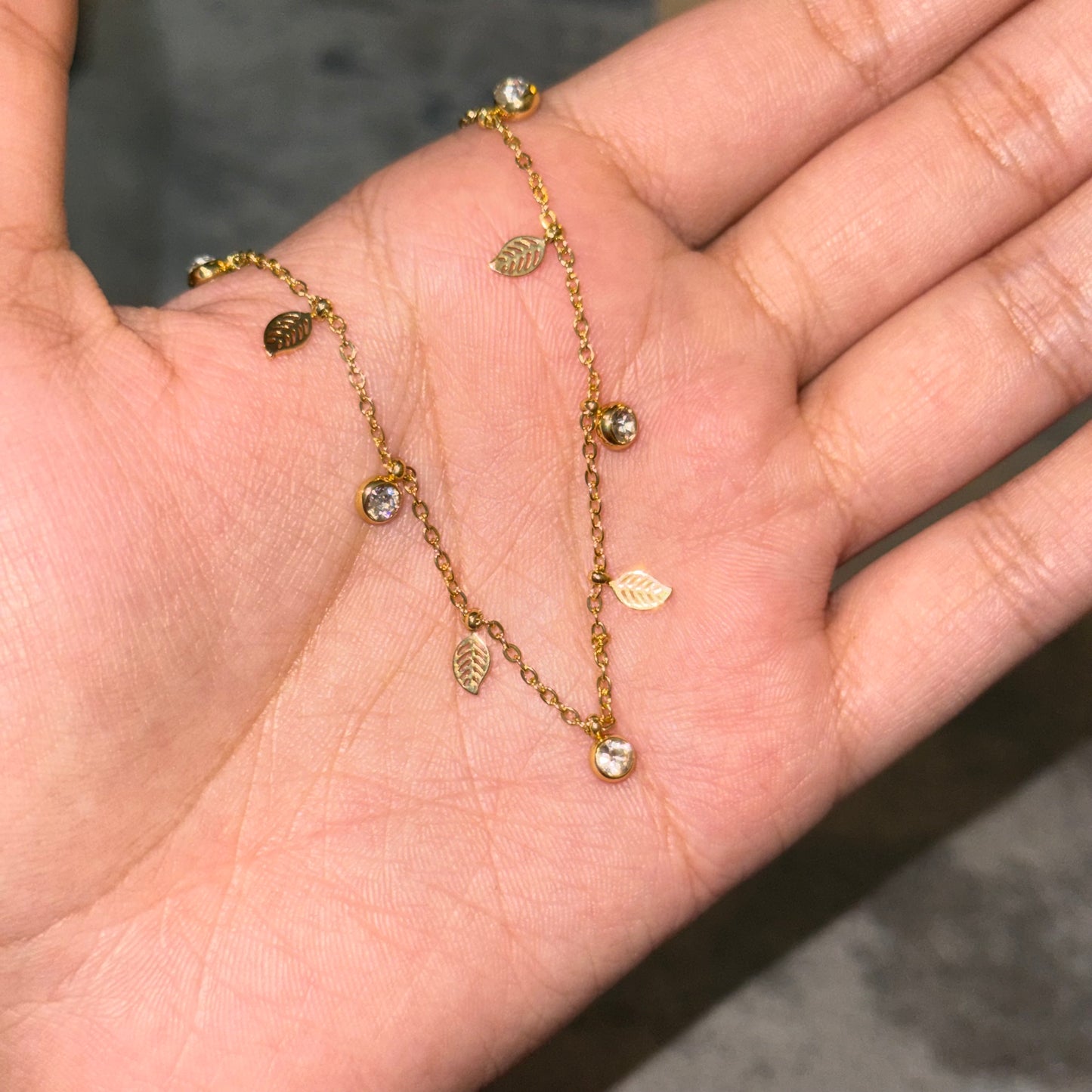 Ivy Shimmer Necklace