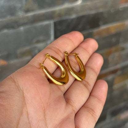 Horseshoe Everyday Hoops
